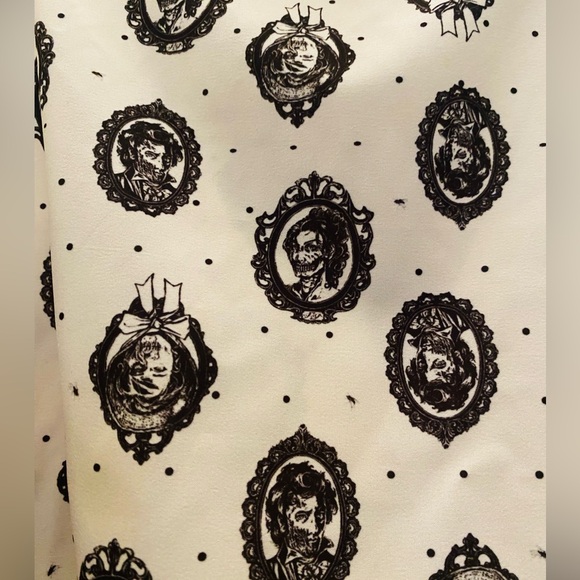 Zombies racer back tank size S/M 🖤 - Picture 8 of 10